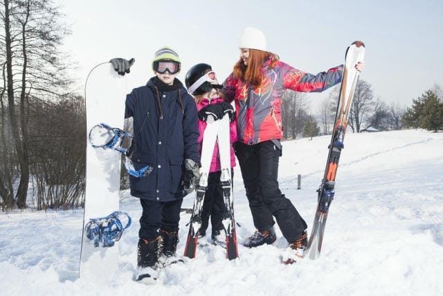 日帰りで楽しむ冬のスキーツアー完全ガイド！初心者でも安心の魅力とは